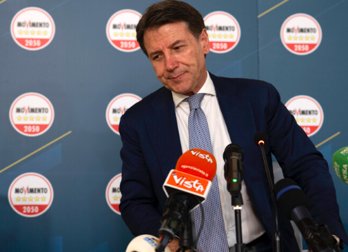 Movimento 5 Stelle alla resa dei conti dopo il flop. Ma non rinuncia ad attaccare Berlusconi