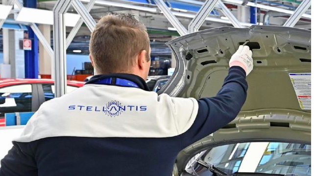 STELLANTIS / E ORA DELOCALIZZA IN FRANCIA PURE I LAVORATORI ITALIANI
