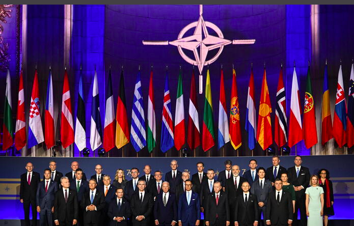 VERTICE NATO / MENTRE LE GUERRE INFIAMMANO IL PIANETA SI PARLA DI ORBAN