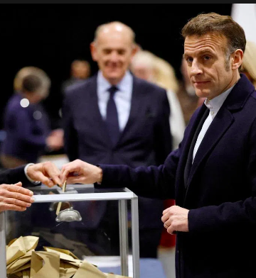 Elezioni sindaci in Francia / Chi ha vinto e chi ha perso al primo turno