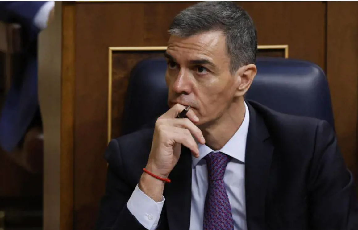 Sanchez/Linea dura con Trump. Ma sui migranti copia Meloni