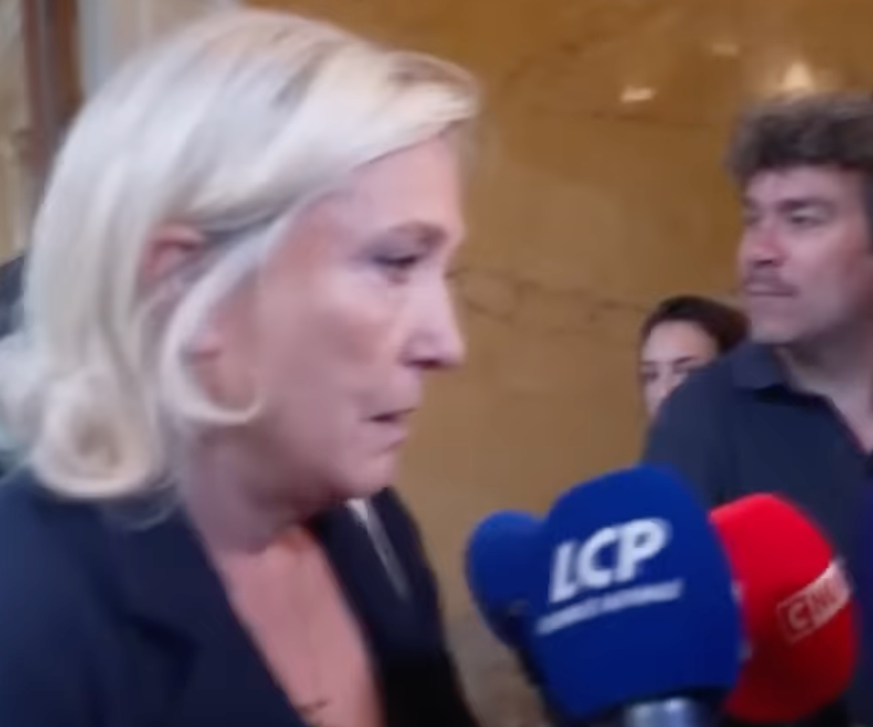 Marine Le Pen/Correrà alle presidenziali col braccialetto elettronico?
