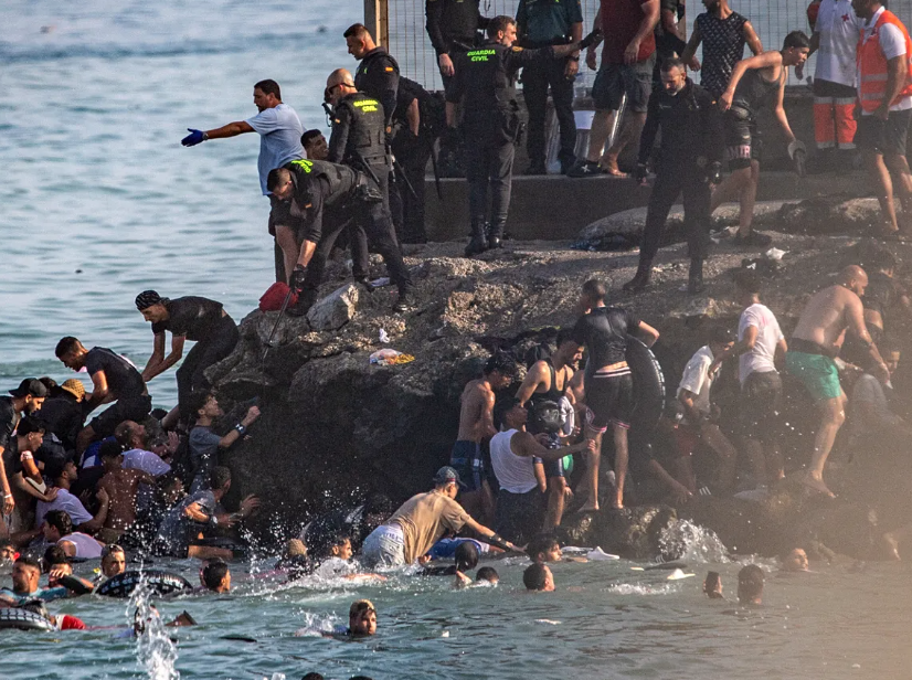 Ceuta/Il problema non è Schengen, è la sanatoria di massa