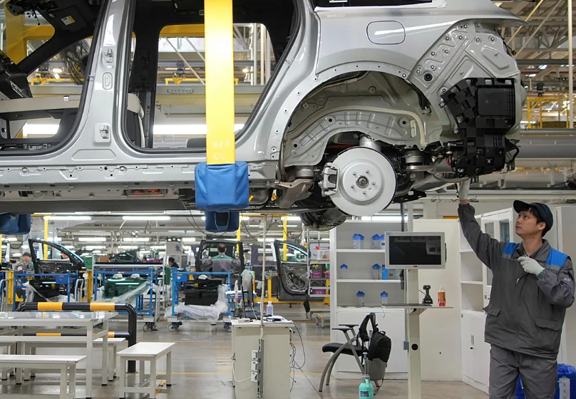 DOMENICA 13 SETTEMBRE – Crisi energetica e crollo dell’automotive/Il pericolo ha gli occhi a mandorla