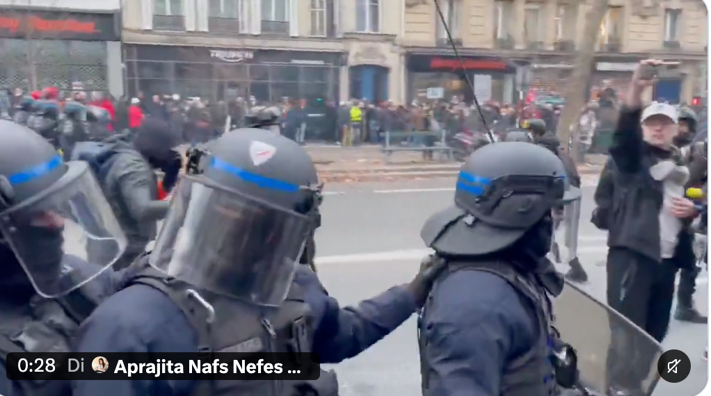 Francia in fiamme contro il carovita/E Meloni scrive a von der Leyen