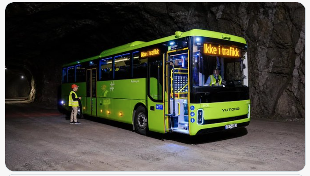 Invasione cinese/Ci spiano attraverso auto e bus?